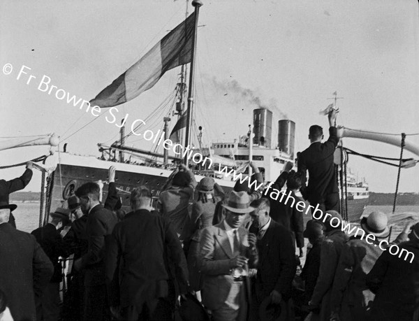 FAREWELL SCENE AT COBH